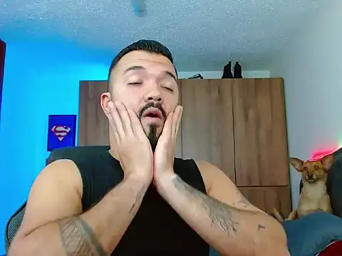 Snapshot of mathew_vidal1 chatting on 17, 11, 2025 mathew vidal1 online show from 17, 11, 2025