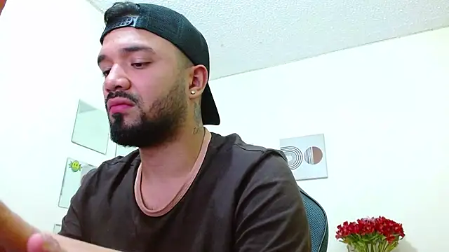 Snapshot of mathew_vidal1 chatting on 11, 10, 2025 mathew vidal1 online show from 11, 10, 2025