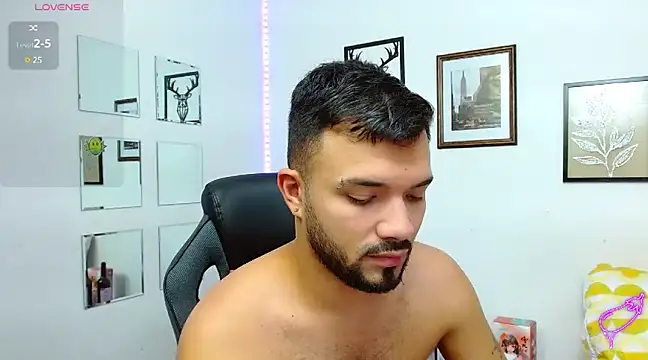 Snapshot of mathew_vidal1 chatting on 3, 3, 2025 mathew vidal1 online show from 3, 3, 2025