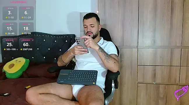 Snapshot of mathew_vidal1 chatting on 2, 12, 2024 mathew vidal1 online show from 2, 12, 2024