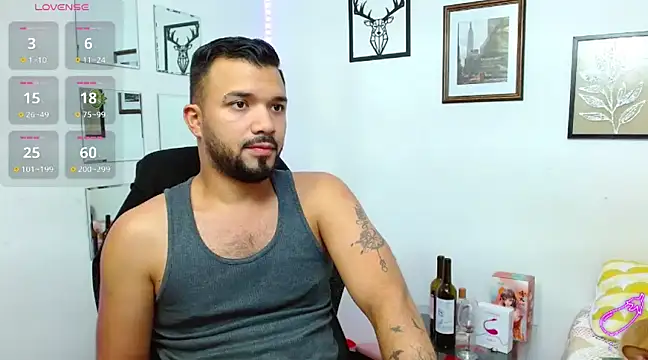 Snapshot of mathew_vidal1 chatting on 5, 3, 2025 mathew vidal1 online show from 5, 3, 2025