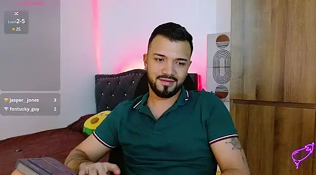 Snapshot of mathew_vidal1 chatting on 3, 12, 2024 mathew vidal1 online show from 3, 12, 2024