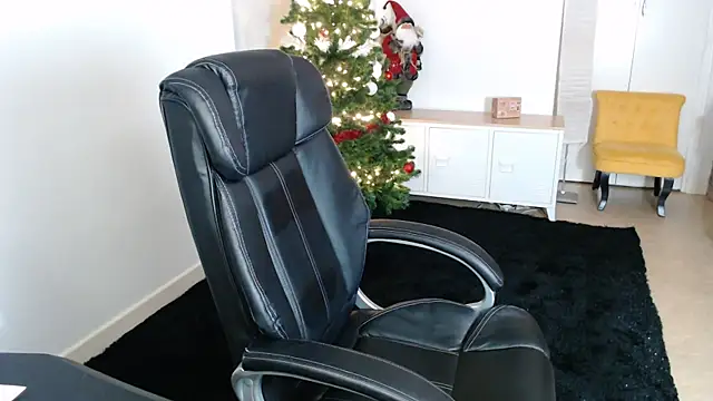 Crystal-dreamt online show from 15, 11, 2025