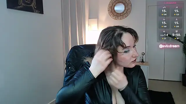 Snapshot of Crystal-dreamt chatting on 19, 4, 2026 Crystal-dreamt online show from 19, 4, 2026