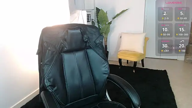 Snapshot of Crystal-dreamt chatting on 21, 7, 2026 Crystal-dreamt online show from 21, 7, 2026