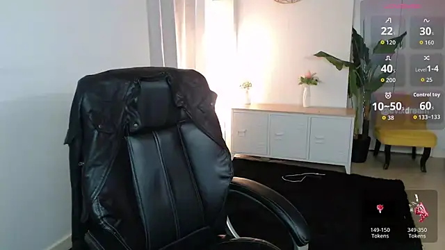 Snapshot of Crystal-dreamt chatting on 13, 7, 2026 Crystal-dreamt online show from 13, 7, 2026