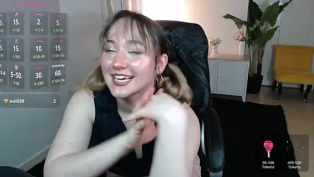 Snapshot of Crystal-dreamt chatting on 31, 5, 2026 Crystal-dreamt online show from 31, 5, 2026