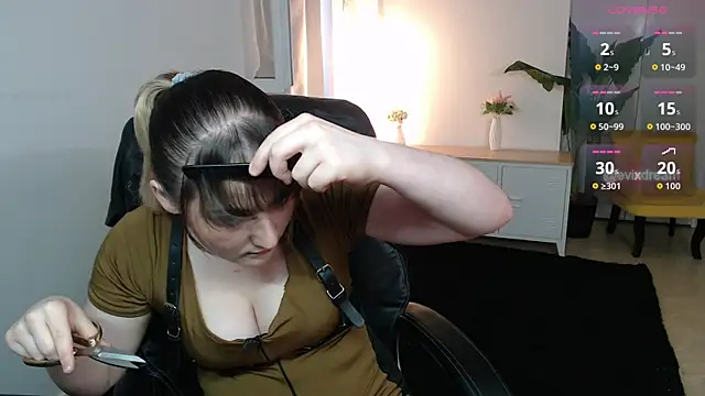 Snapshot of Crystal-dreamt chatting on 8, 7, 2026 Crystal-dreamt online show from 8, 7, 2026