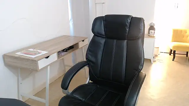 Crystal-dreamt online show from 21, 9, 2025