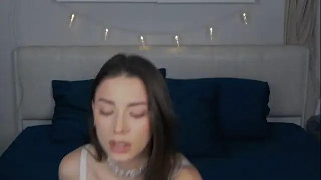 sinthiaroze online show from 28, 12, 2024