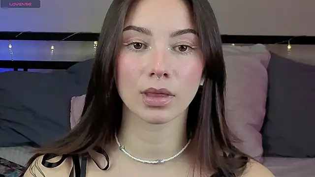 sinthiaroze online show from 17, 11, 2025