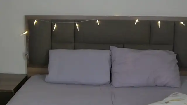 sinthiaroze online show from 7, 3, 2025