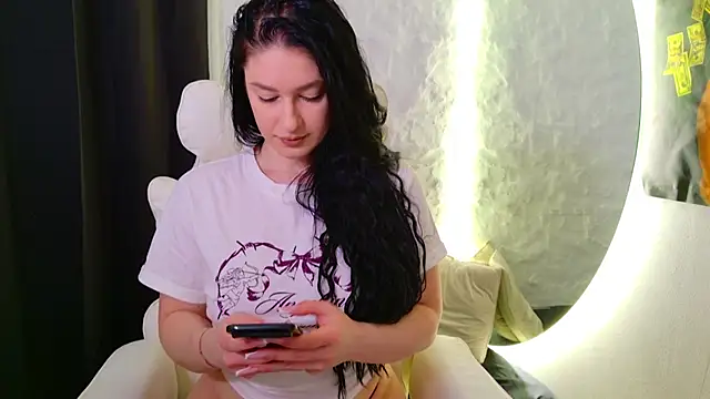 moniqque online show from 21, 11, 2025