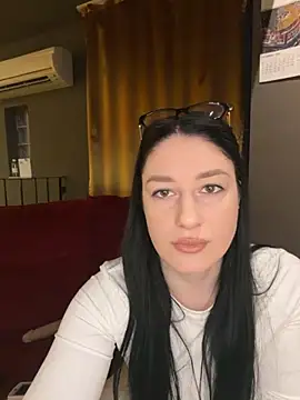 moniqque online show from 2, 12, 2025