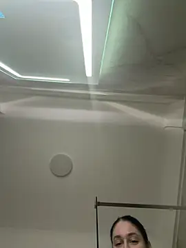 Snapshot of moniqque chatting on 19, 2, 2026 moniqque online show from 19, 2, 2026