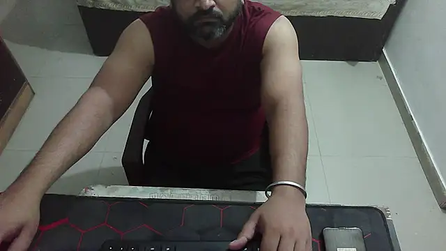 Snapshot of rentarob chatting on 13, 5, 2026 rentarob online show from 13, 5, 2026