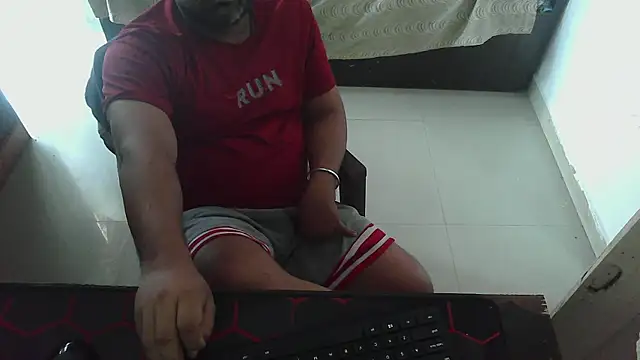 Snapshot of rentarob chatting on 5, 5, 2026 rentarob online show from 5, 5, 2026
