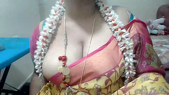 Snapshot of archanatelugu9 chatting on 30, 4, 2026 archanatelugu9 online show from 30, 4, 2026