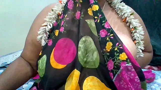 Snapshot of archanatelugu9 chatting on 22, 1, 2025 archanatelugu9 online show from 22, 1, 2025