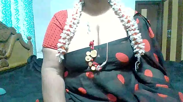 Snapshot of archanatelugu9 chatting on 17, 5, 2026 archanatelugu9 online show from 17, 5, 2026