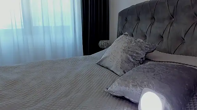 Snapshot of LenaBabyGirl chatting on 10, 10, 2025 LenaBabyGirl online show from 10, 10, 2025