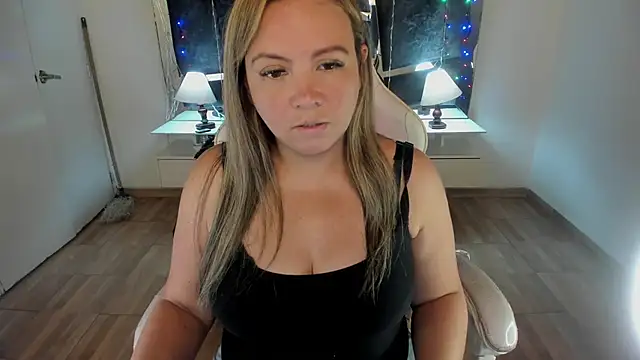 victoria rosse520 online show from 5, 3, 2025