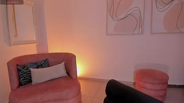 DannaCruz online show from 4, 4, 2026