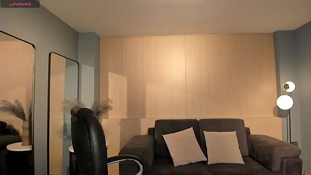 DannaCruz online show from 11, 10, 2025