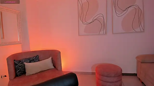 DannaCruz online show from 5, 4, 2026