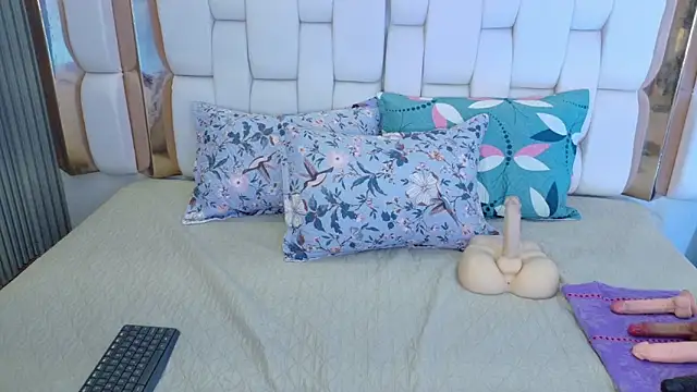 valkiria moore online show from 25, 3, 2026