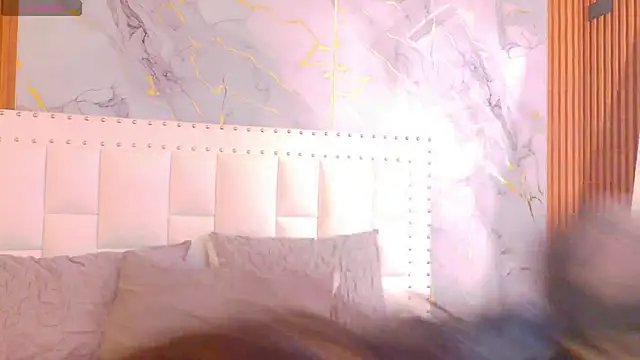 valkiria moore online show from 19, 12, 2025