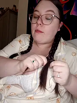 Sexycurvyemilyy online show from 15, 3, 2026