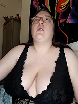 Sexycurvyemilyy online show from 1, 3, 2026