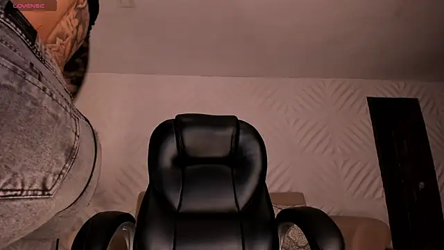 Snapshot of SophiePalmer chatting on 21, 11, 2025 SophiePalmer online show from 21, 11, 2025