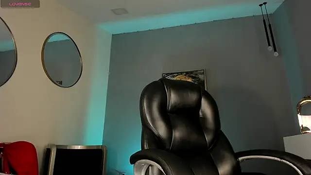 Snapshot of SophiePalmer chatting on 28, 10, 2025 SophiePalmer online show from 28, 10, 2025