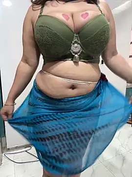 Sexybomb33 online show from 24, 10, 2025