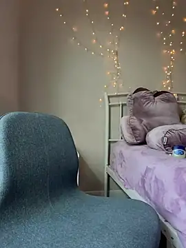 Natur4lBeautyb33 online show from 5, 2, 2025