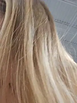 SkyelarSommer online show from 3, 3, 2025