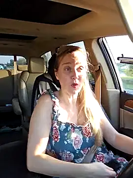 SkyelarSommer online show from 5, 3, 2025