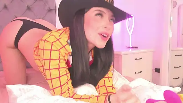 Victoria Watsson online show from 8, 2, 2025