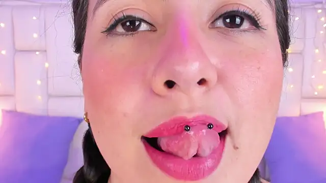 Snapshot of SarahSophia_ chatting on 20, 3, 2025 SarahSophia online show from 20, 3, 2025