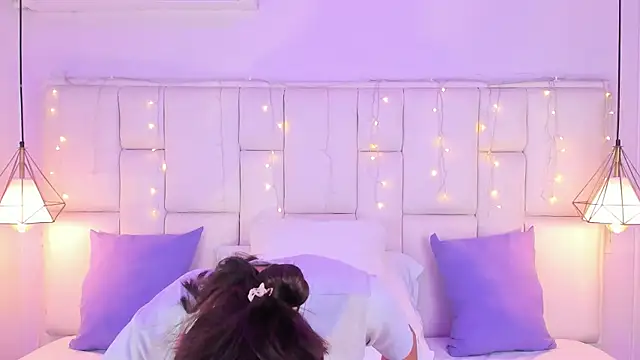 Snapshot of SarahSophia_ chatting on 10, 3, 2025 SarahSophia online show from 10, 3, 2025