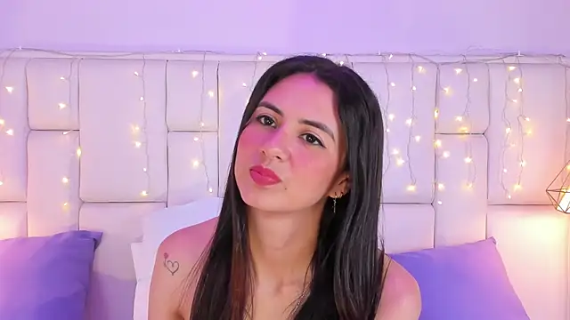 Snapshot of SarahSophia_ chatting on 18, 3, 2025 SarahSophia online show from 18, 3, 2025