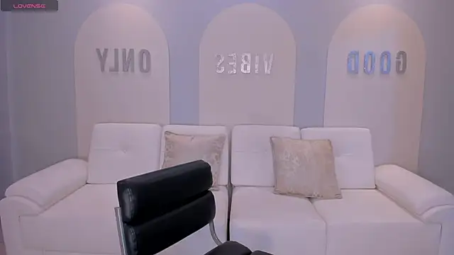 Snapshot of SunnyRivers chatting on 24, 10, 2025 SunnyRivers online show from 24, 10, 2025