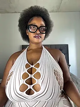 KnockoutBestie online show from 4, 3, 2025