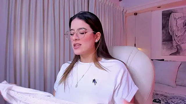 nathalie rivers online show from 10, 4, 2026