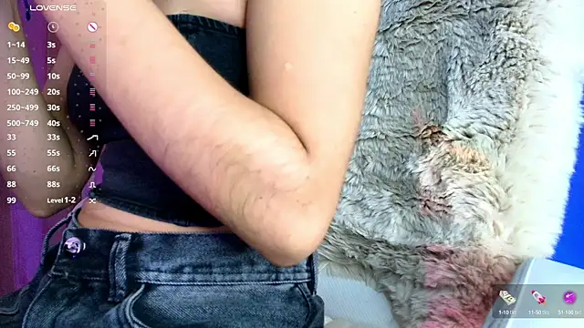 AmyOlimpo online show from 22, 9, 2025