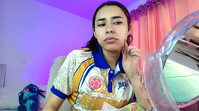 AmyOlimpo online show from 17, 6, 2026