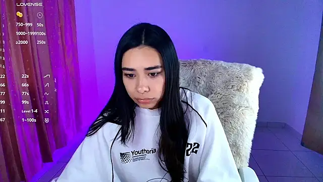 AmyOlimpo online show from 4, 10, 2025