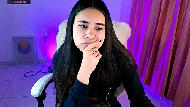 AmyOlimpo online show from 25, 10, 2025